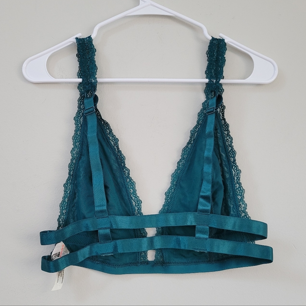 NWT Free People Intimately Strappy Lace Turkish Sea Bralette Women's Size M Sexy - Picture 2 of 9